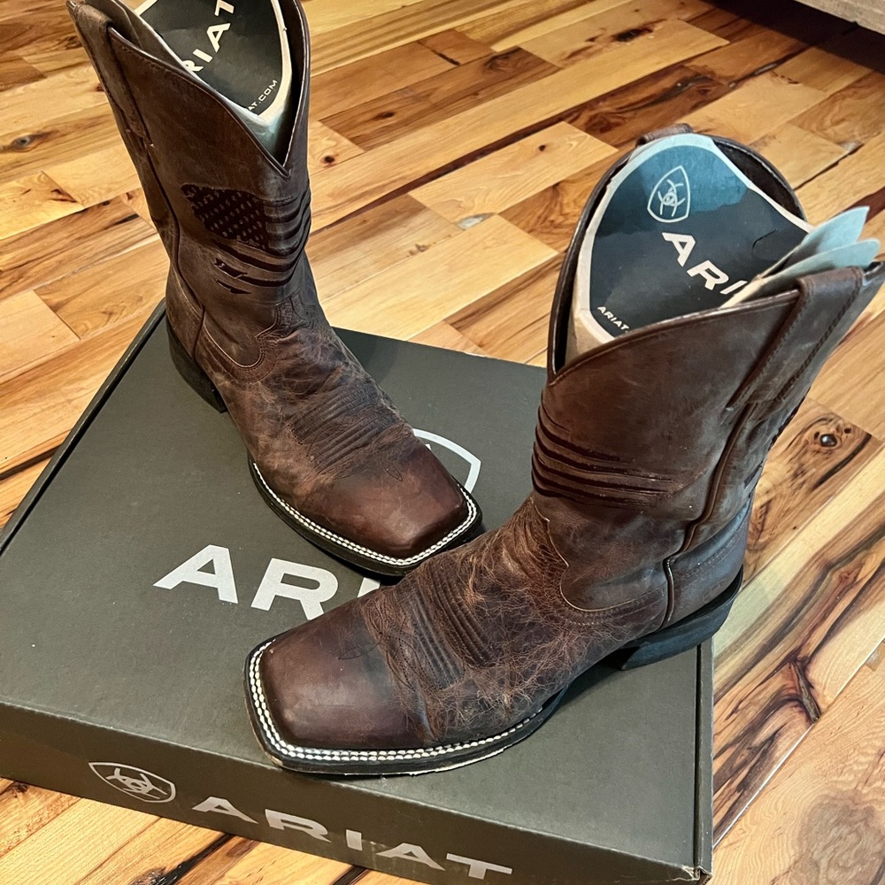 Ariat Brown Cowboy Boots with Decorative Stitching